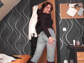 Vorschaubild vom Privatporno mit dem Titel "Nasse jeans" von nylon_schlampe