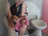 Deine Mutter im Badezimmer