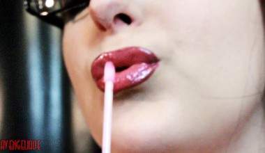LIPSTICK!