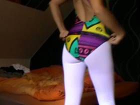 Vorschaubild vom Privatporno mit dem Titel "Dein badeanzug" von nylon_schlampe