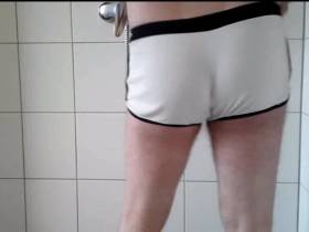 Pissing in white short (FAN pants by lascard)