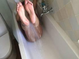 Vorschaubild vom Privatporno mit dem Titel "Du altes Fußferkel !!!!" von Deine-Chefin