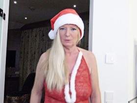 Santa Rosella will pee for you on St. Nicholas Day!