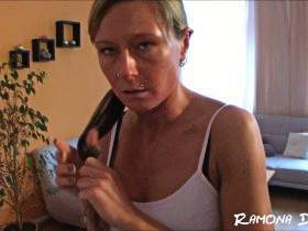 Vorschaubild vom Privatporno mit dem Titel "!!! Soll mich Papa´s Kumpel ficken???" von Ramona_Deluxe