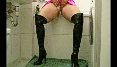 Auf der Swinger-Party ins Bad gepisst