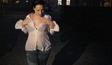 PISS-WALK auf der Strasse-von Polizei erwischt