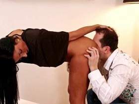 Country starlet has sex with producer