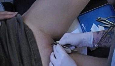 Im Piercingstudio!