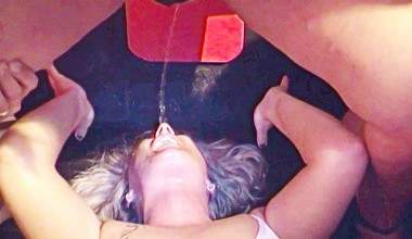 Heidi und Rosella pissen sich gegenseitig ins Mäulchen! Public