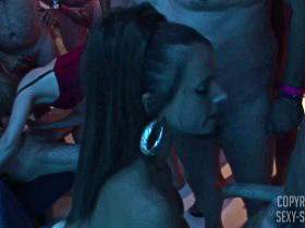 Vorschaubild vom Privatporno mit dem Titel "Schon gleich im stehen gefickt" von sexysusanne