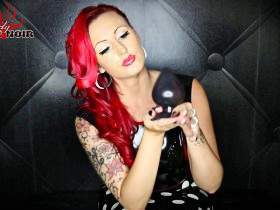 Vorschaubild vom Privatporno mit dem Titel "Rubber-Anleitung! Lass uns mit geilem Latex spielen!" von CherieNoir