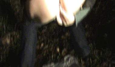 Geiles abscheissen im Scheinwerferlicht.