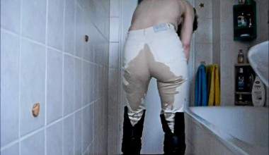 In die Hose und Stiefel gepisst ...