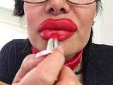Lippen Wichsvorlage ohja spritz auf die aufgespritzten Lippen dazu noch ein geiles rot