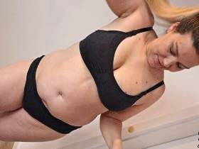 Natural tits MILF has so much fun fucking that even her milk breasts are dripping!