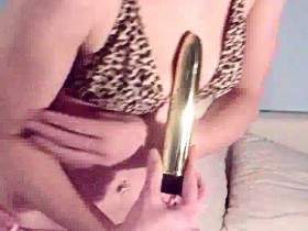 Vorschaubild vom Privatporno mit dem Titel "Golden Dream- mein neues Spielzeug ;-)" von GeileDiana