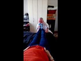 Sexy nylon feet of grandma in the afternoon