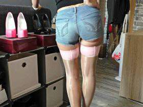 Vorschaubild vom Privatporno mit dem Titel "Hot...hotter ...Hotpants" von nylon_schlampe