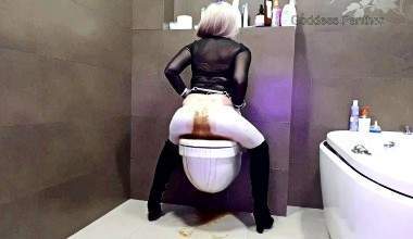 Ruined White Leggings