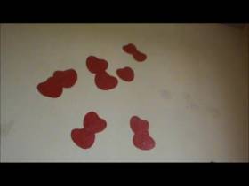 Tagepee auf den Teppich