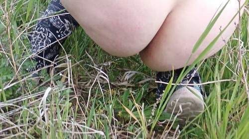 Outdoor Kaviar schnell neben die Straße gekackt