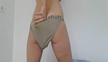 GoldPantiesHuge