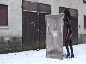 Vorschaubild vom Privatporno mit dem Titel "VaccumBoy im Schnee" von SMBoy