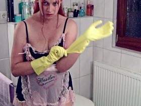 Vorschaubild vom Privatporno mit dem Titel "Userwunsch- Die Fotze geschrubbt" von GeileDiana