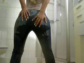 Vorschaubild vom Privatporno mit dem Titel "Ohne Miss Sixty kann ich einfach nicht" von EvilBitch