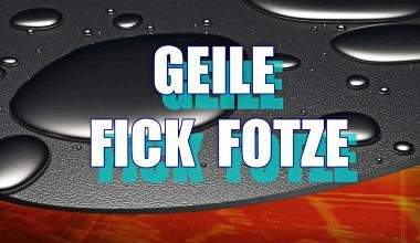 GEILE FICK FOTZE.. wird hart gefingert und das sehr tief..