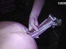 Vorschaubild vom Privatporno mit dem Titel "Analer 45cm-Riesenknüppel fickt dein Poloch!" von CherieNoir