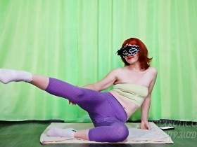 Morning exercises with shit in leggings