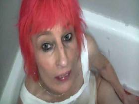 Extreme CUMSHOT in the bathtub
