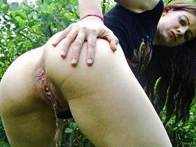 Vorschaubild vom Privatporno mit dem Titel "Outdoor Pissen *HD-Quali*" von GeileDiana