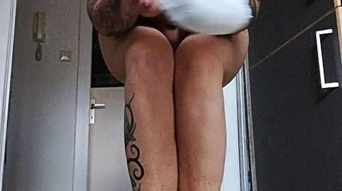 In die Windel geschissen und dann