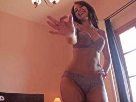 Vorschaubild vom Privatporno mit dem Titel "Für Devote: Spritz auf Countdown, Wichssklave!" von CuteBitch