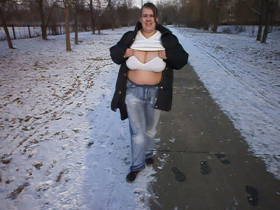 Breasts flash out in the snow
