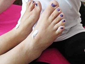 Delicate foot massage