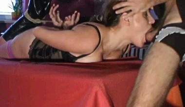Deepthroat Sklavin