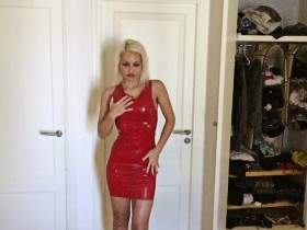 Exploited: Skinny Latex bitch fucks you