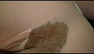 Poop in Strumpfhosen