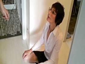 Woman teacher asks to piss