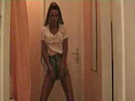 Vorschaubild vom Privatporno mit dem Titel "Tanz-Strip" von HotTamara