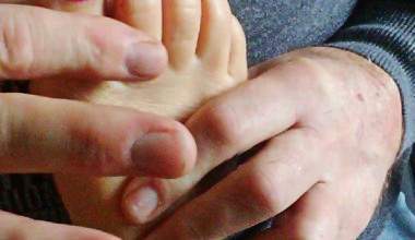 SKLAVE: FUSSMASSAGE inkl Lecken