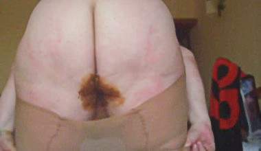 In Nylonpantys gekackt !!