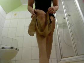 Vorschaubild vom Privatporno mit dem Titel "Nylon nur fuer Dich!" von EvilBitch