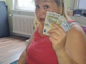 bezahlter Handjob für den Nachbar