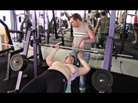 Blowjob in the gym