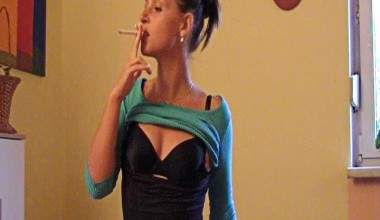 BOOBS-MASSAGE & RAUCHEN