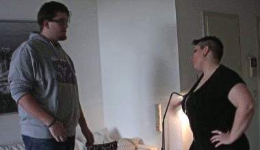 **DIESER MIESE NACHBARSBENGEL...**